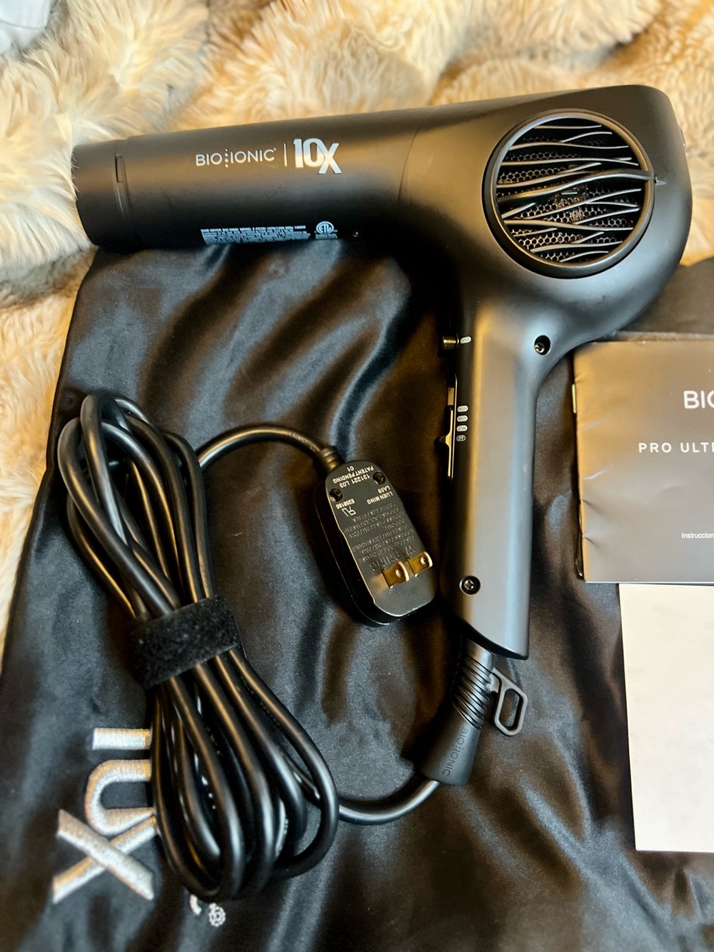 EUC Bio Ionic 10X UltraLight Speed Hair Dryer (MSRP $326.99) - Picture 2 of 8